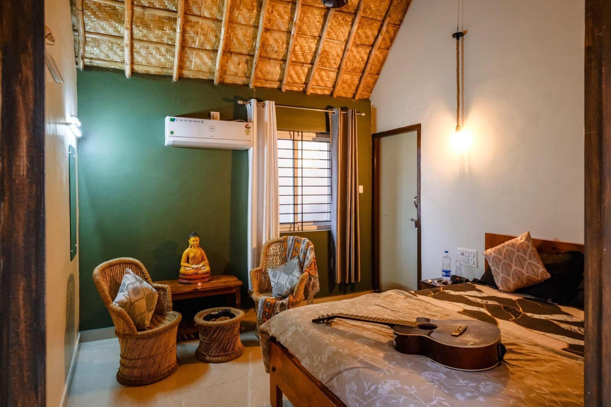 The Hideout Cottage And Restaurant Hampi Extérieur photo