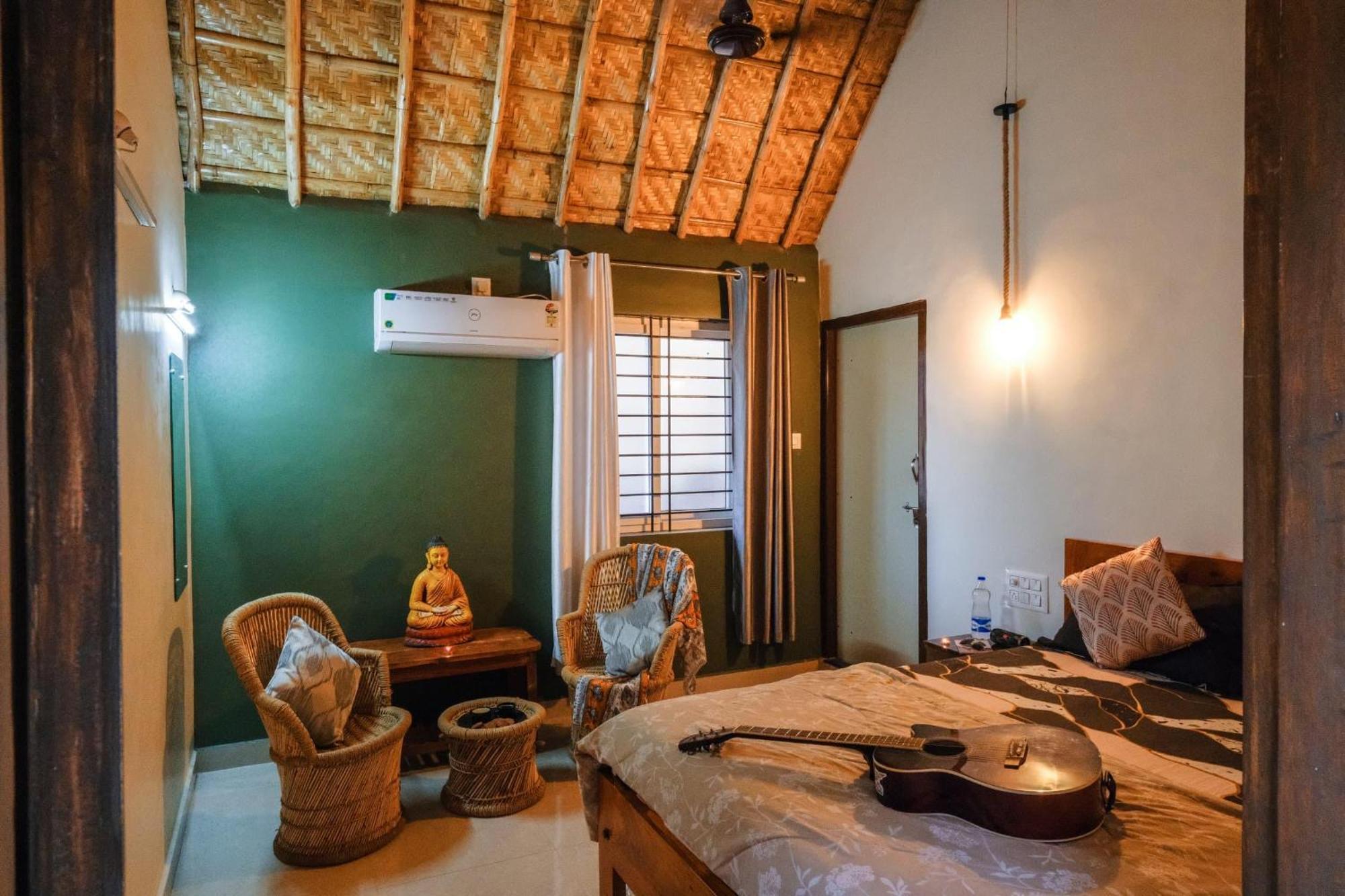 The Hideout Cottage And Restaurant Hampi Extérieur photo