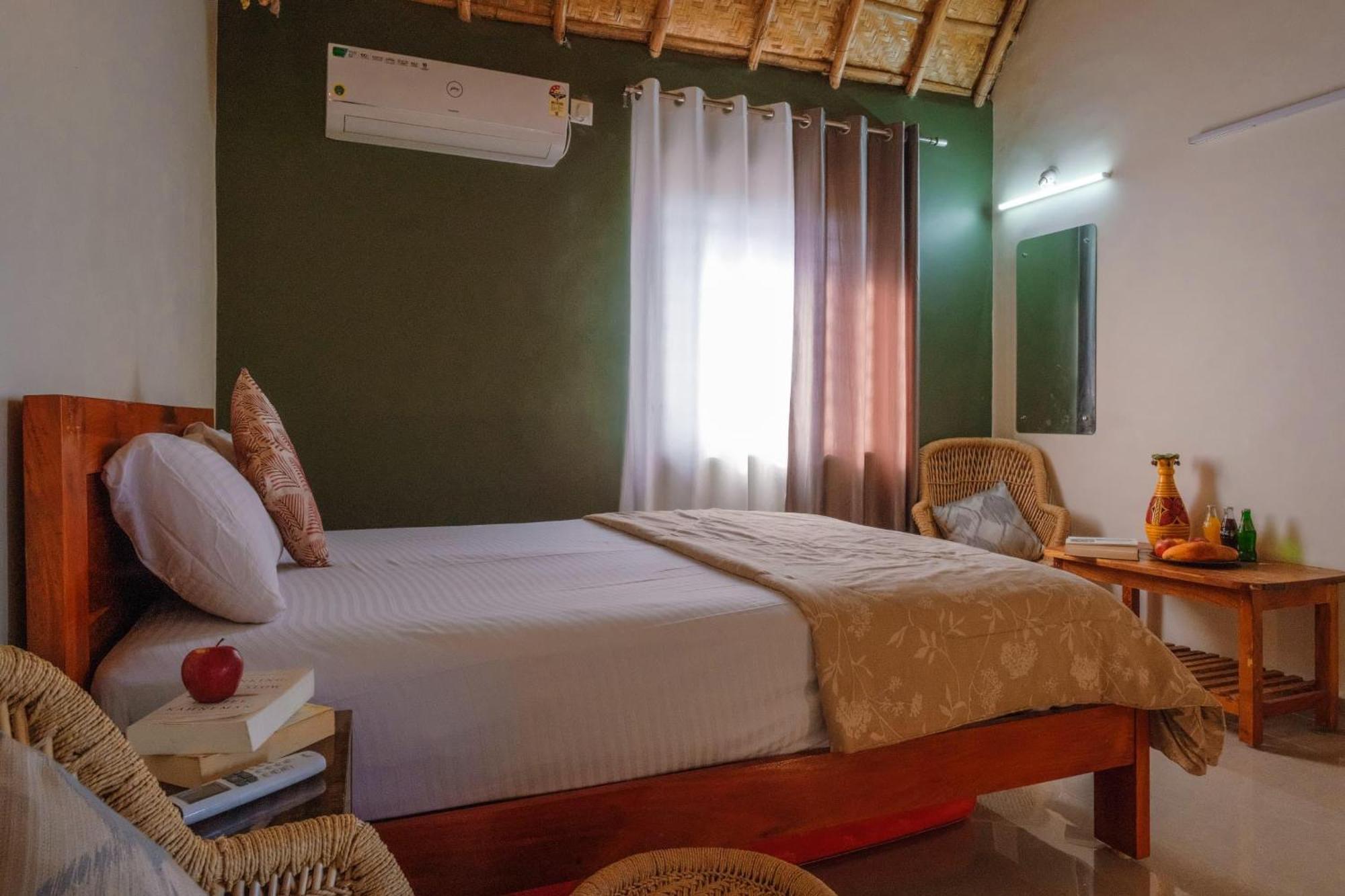 The Hideout Cottage And Restaurant Hampi Extérieur photo