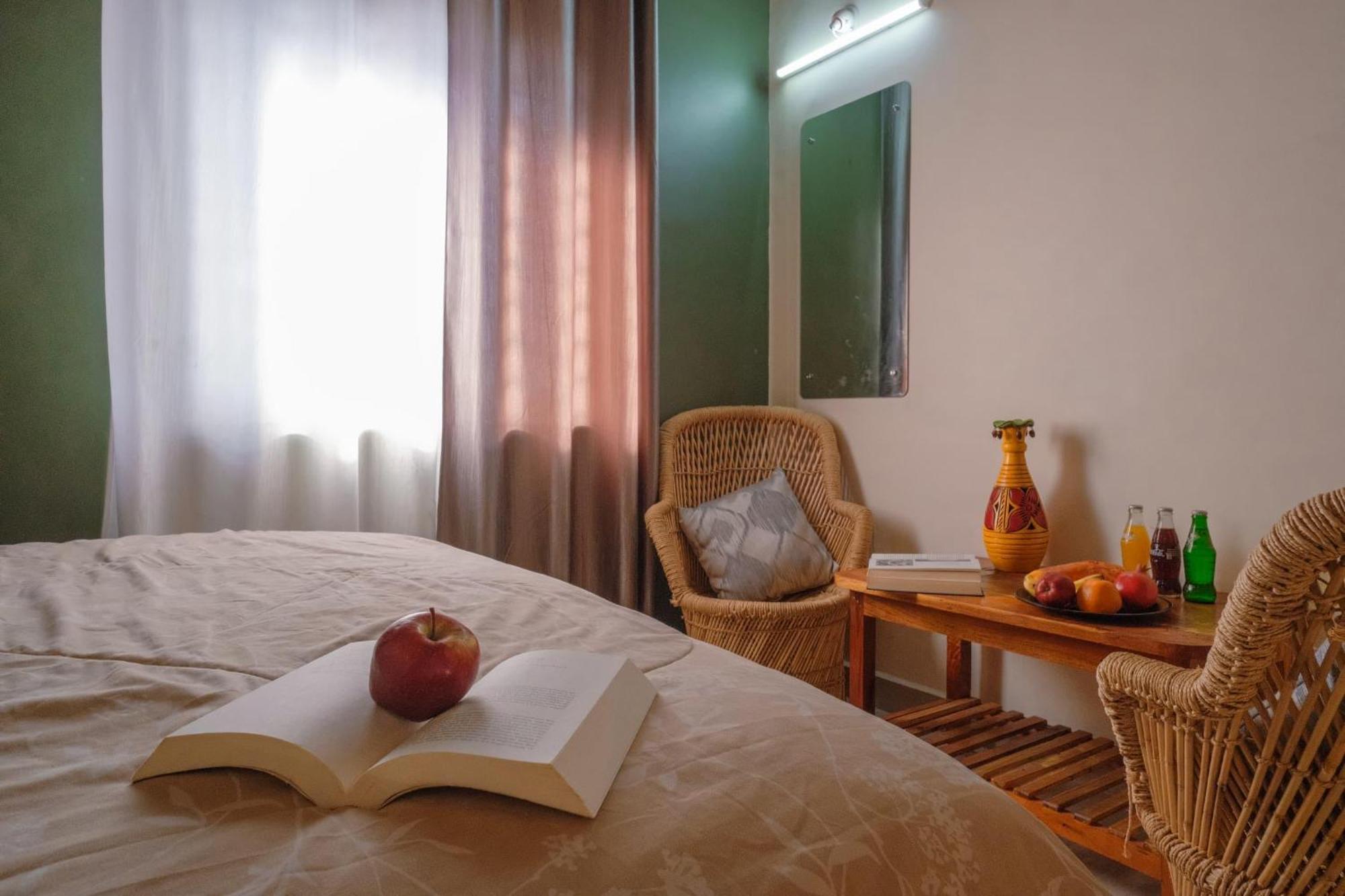 The Hideout Cottage And Restaurant Hampi Extérieur photo