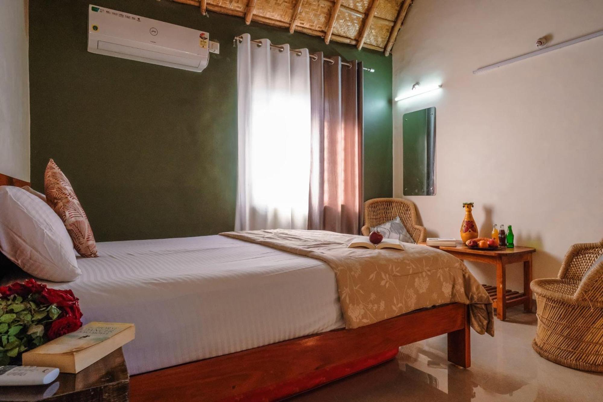 The Hideout Cottage And Restaurant Hampi Extérieur photo