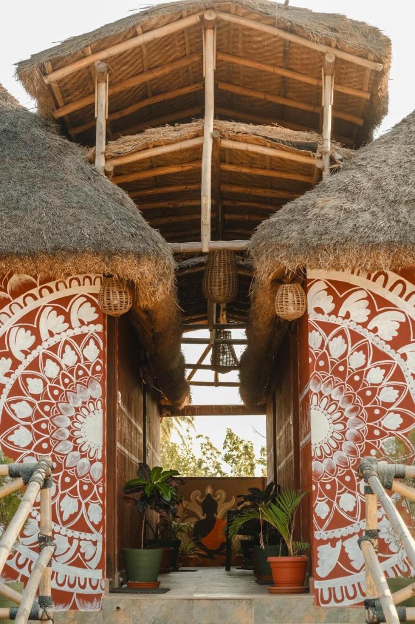 The Hideout Cottage And Restaurant Hampi Extérieur photo
